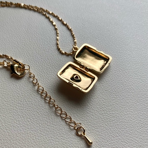 Gold Heart Locket Necklace - Picture 5 of 5